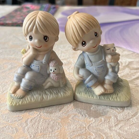Vintage Boy & Girl porcelain sitting figurines EVC no chips cracks or fading - Picture 2 of 16